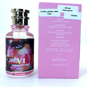 VI is highly nuanced fragrance which is both sweet and sensual. This extrait de parfum relishes in its floral accords which are dominated by sweet and fresh notes.
