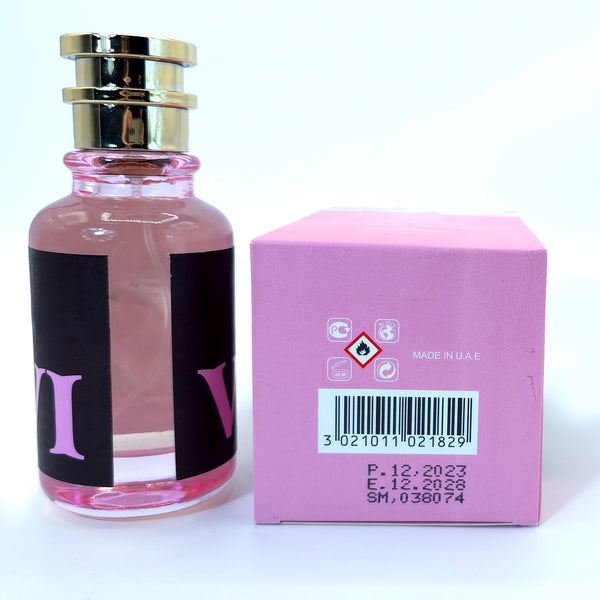 VI is highly nuanced fragrance which is both sweet and sensual. This extrait de parfum relishes in its floral accords which are dominated by sweet and fresh notes.